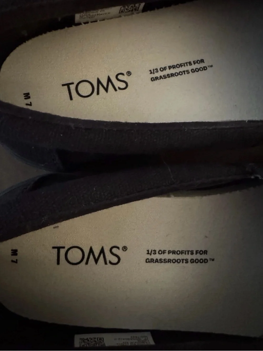 TOMS Black Canvas Slip-On Deck Shoes Men’s 7 NWOB **Free Shipping**